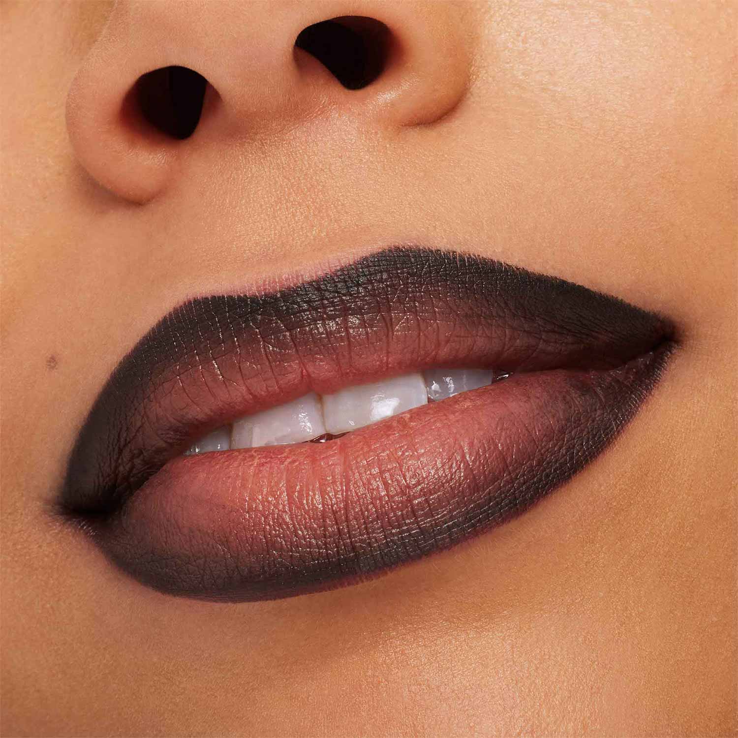 M·A·C LIP PENCIL (DELINEADOR DE LABIOS)